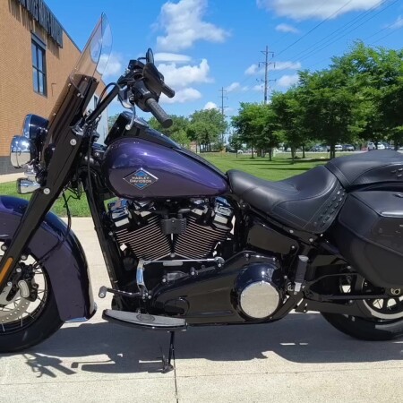 2026 Harley-Davidson® Heritage Classic Purple Abyss - Black w/Cast Wheels thumb 2