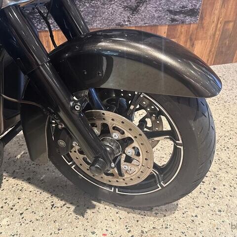 Harley-Davidson® CVO™ Limited 2017 FLHTKSE thumb 0