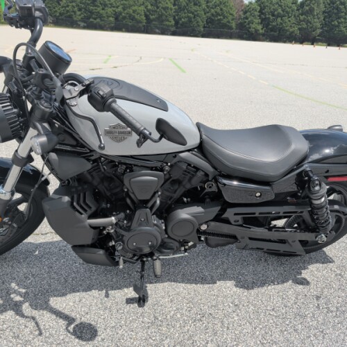Harley-Davidson® Nightster™ 2025 thumb 0