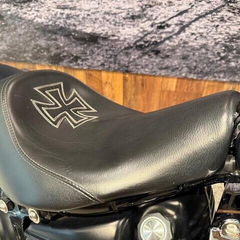 2010 Harley-Davidson® Softail® Rocker™ C thumb 1