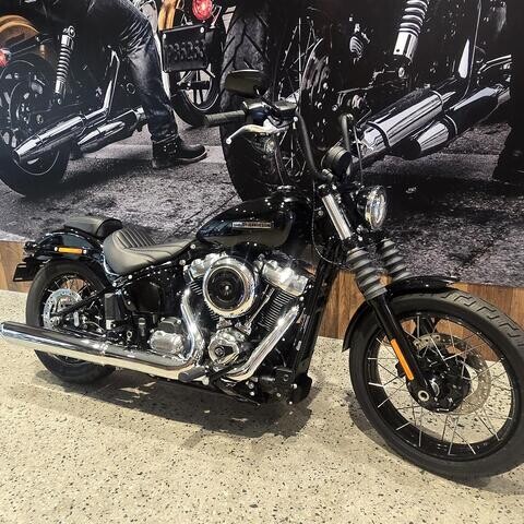 MY26 Harley-Davidson Softail Street Bob 117 W/ABS (FXBB) Vivid Black thumb 0