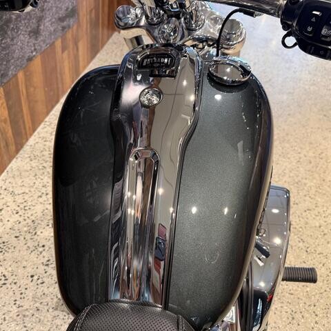 Harley-Davidson MY26 Harley-Davidson Softail Breakout 117 w/ABS (FXBR) 2 thumb 0