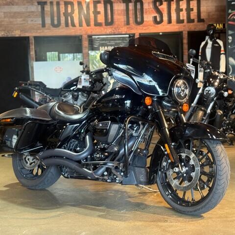 2018 Harley-Davidson® Street Glide® Special thumb 2