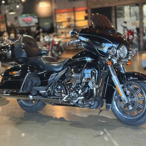 2014 Harley-Davidson® Electra Glide® Ultra Limited thumb 3