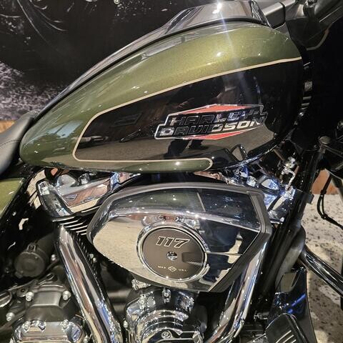 2025 Harley-Davidson® Road Glide® thumb 0