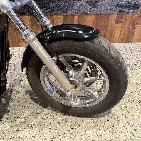 Harley-Davidson 2011 Harley-Davidson 1200CC XL1200C 1200 CUSTOM CRUISER  thumb 0