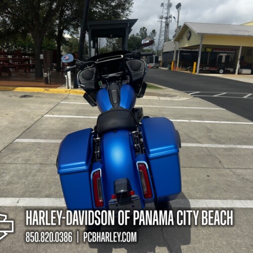 2026 Harley-Davidson® Road Glide® thumb 2