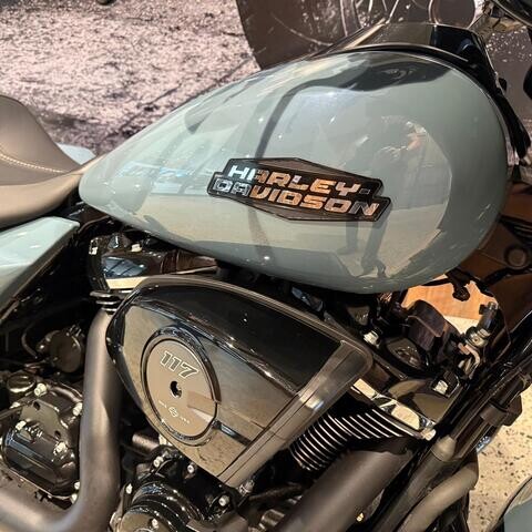 Harley-Davidson® Street Glide® 2024 FLHX thumb 1