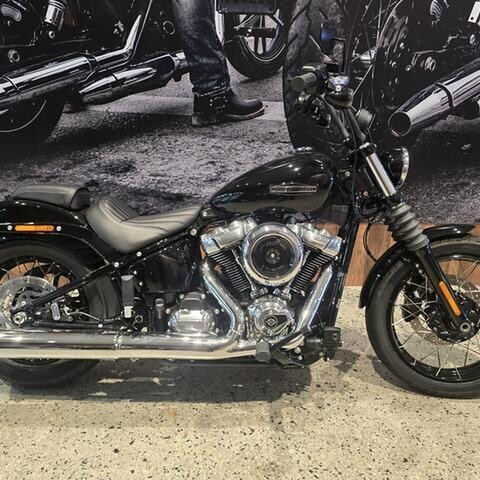 MY26 Harley-Davidson Softail Street Bob 117 W/ABS (FXBB) Vivid Black thumb 2