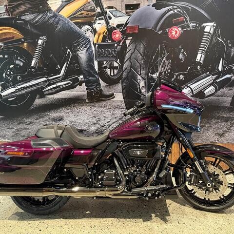 Harley-Davidson® CVO™ Street Glide™ 2025 FLHXSE thumb 1