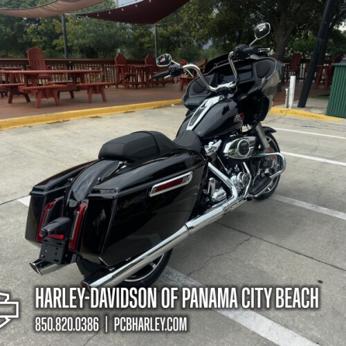 2026 Harley-Davidson® Road Glide® thumb 3