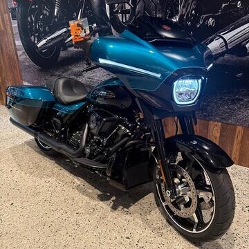 MY26 Harley-Davidson® Street Glide 117 w/ABS (FLHX) Teal Thunder / Vivid Black thumb 3