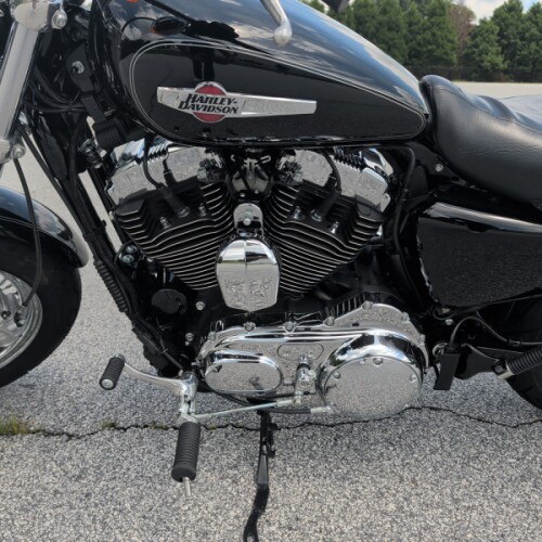 Harley-Davidson® 1200 Custom 2017 thumb 0