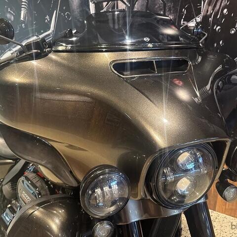 Harley-Davidson® CVO™ Limited 2017 FLHTKSE thumb 0