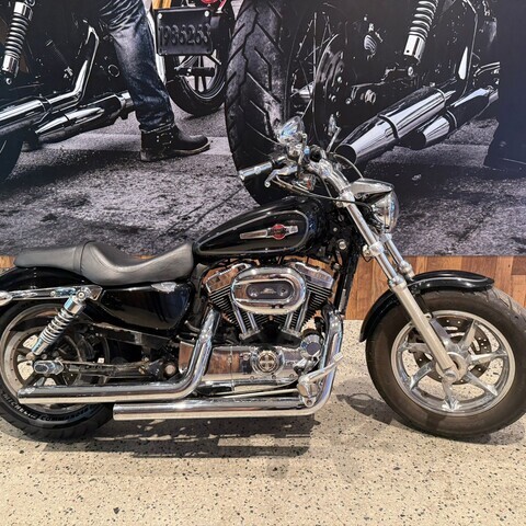 Harley-Davidson 2011 Harley-Davidson 1200CC XL1200C 1200 CUSTOM CRUISER  thumb 2