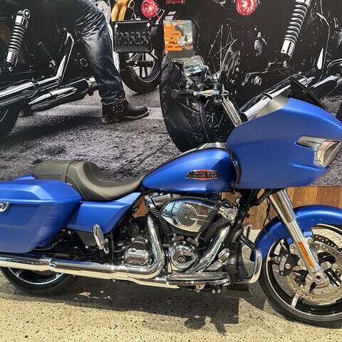 Harley-Davidson® Road Glide® 2025 FLTRX thumb 2