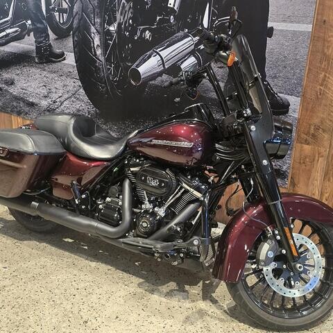 2018 Harley-Davidson® Road King® Special thumb 1