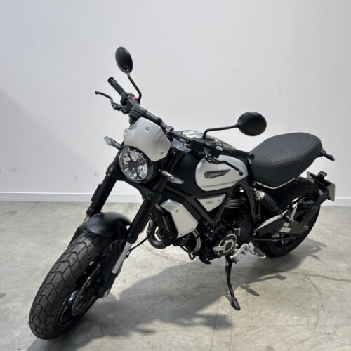 2021 Ducati Scrambler 1100 in Dark Stealth Black thumb 0