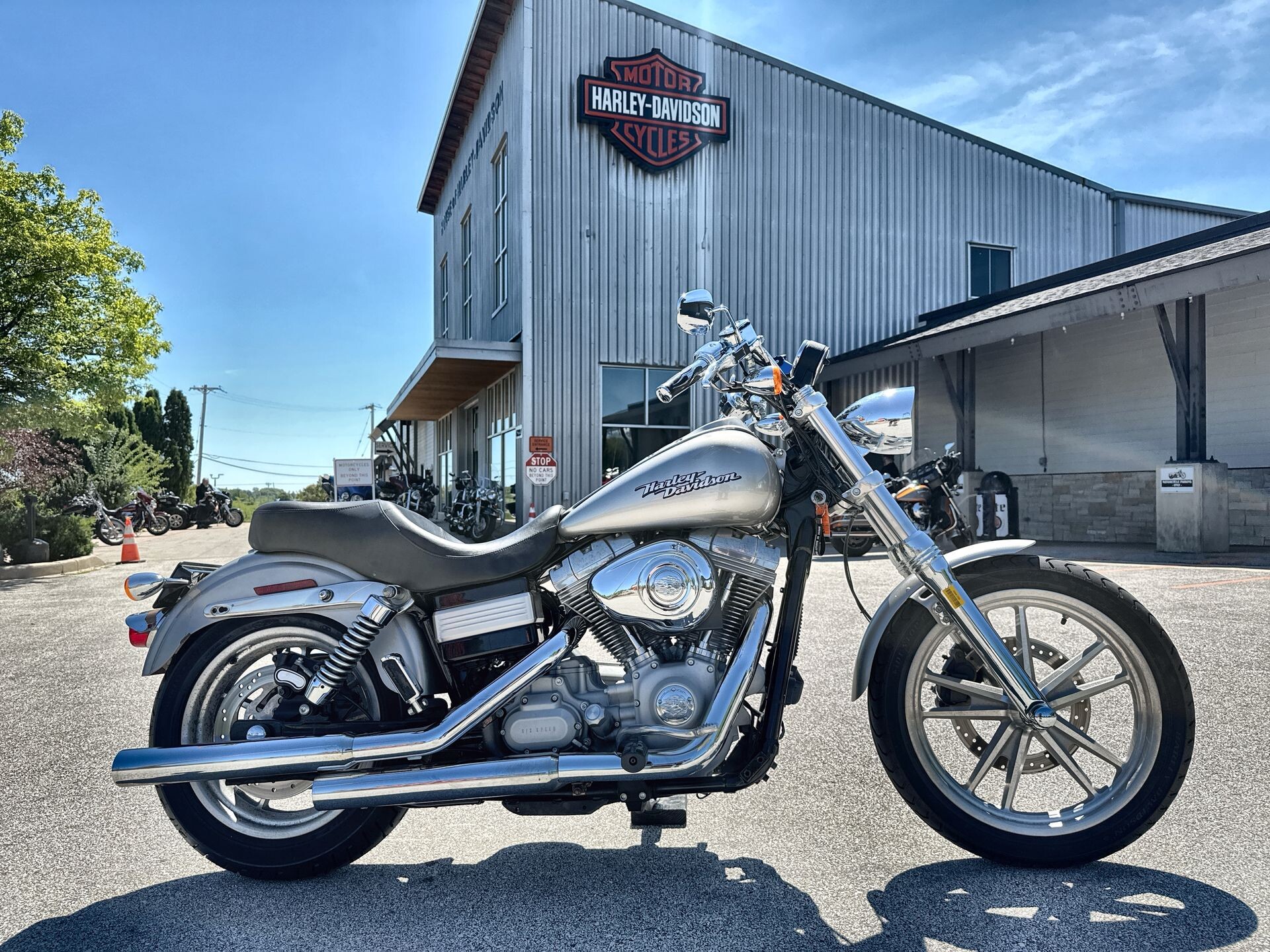 2008 Harley-Davidson® Super Glide® Pewter Pearl