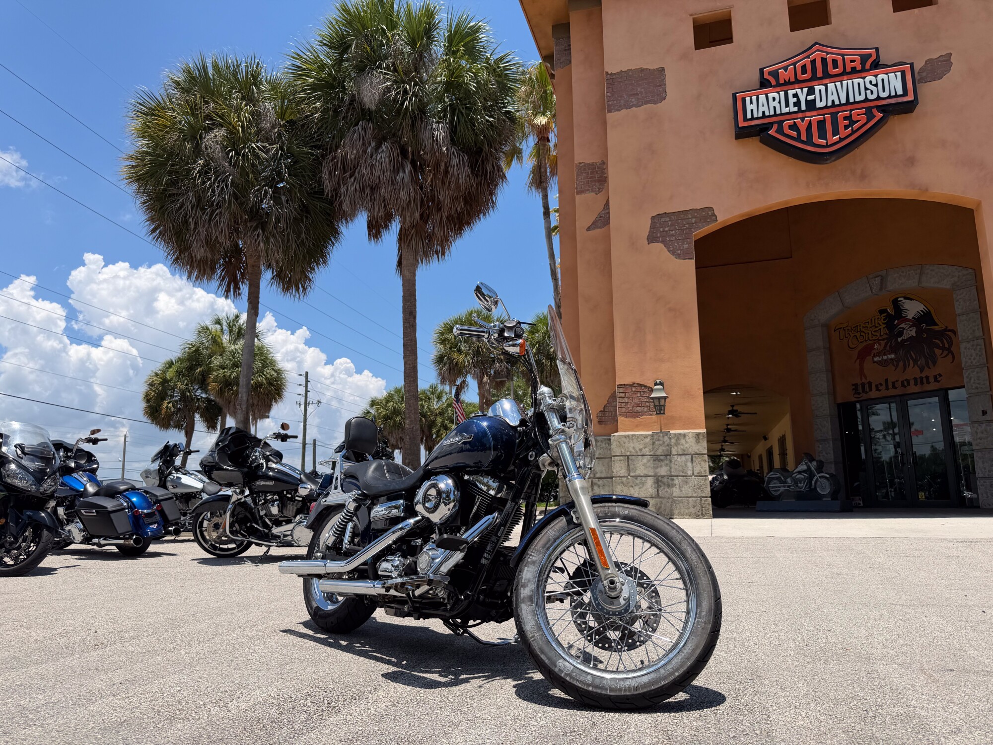 Harley-Davidson® Super Glide® Custom 2012