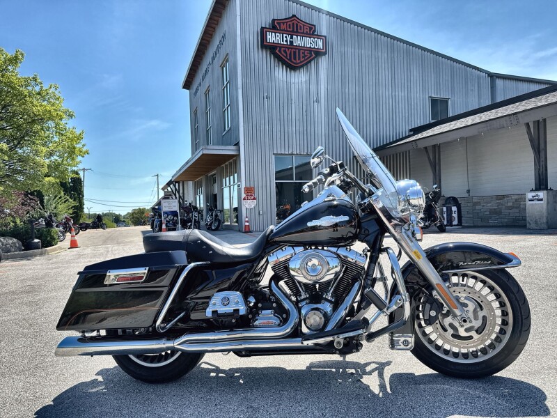 2011 Harley-Davidson® Road King® Exclusive - Vivid Black - Firefighter