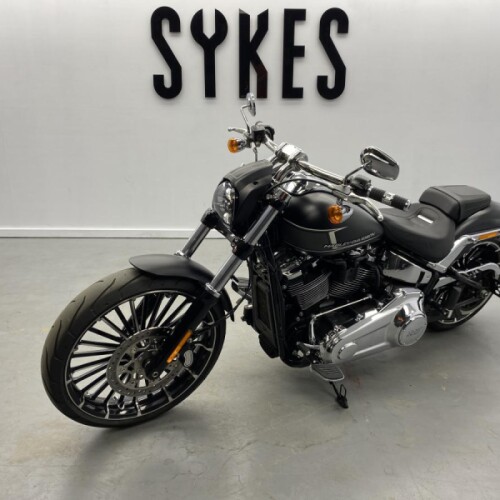 2023 Harley-Davidson FXBR Softail Breakout 117 in Black Denim thumb 2