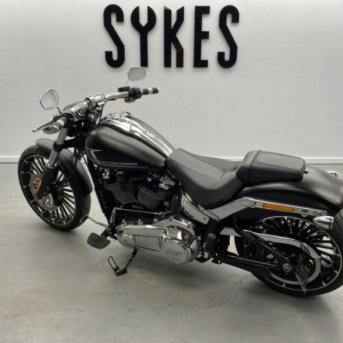 2023 Harley-Davidson FXBR Softail Breakout 117 in Black Denim thumb 0