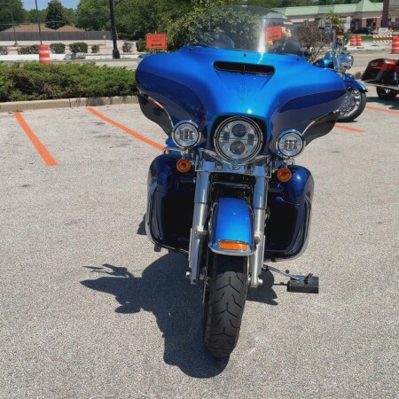 2017 Harley-Davidson® Ultra Limited Custom Colour Bonneville Blue/Fathom Blue thumb 2