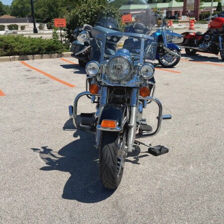 2011 Harley-Davidson® Road King® Exclusive - Vivid Black - Firefighter thumb 2