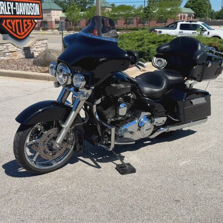 2013 Harley-Davidson® Street Glide® Midnight Pearl thumb 1