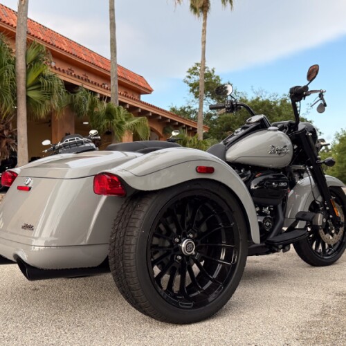 Harley-Davidson® Freewheeler® 2024 thumb 2