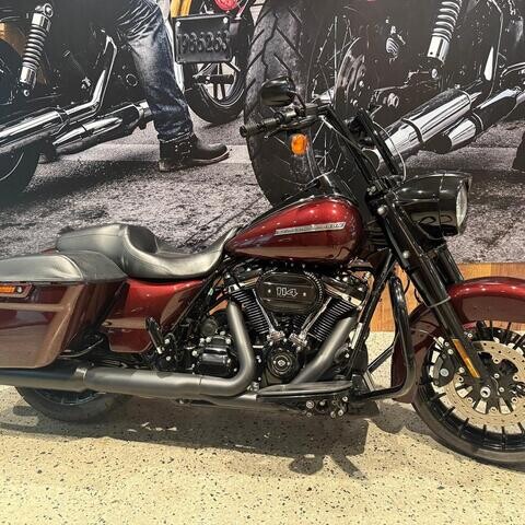2018 Harley-Davidson® Road King® Special thumb 2