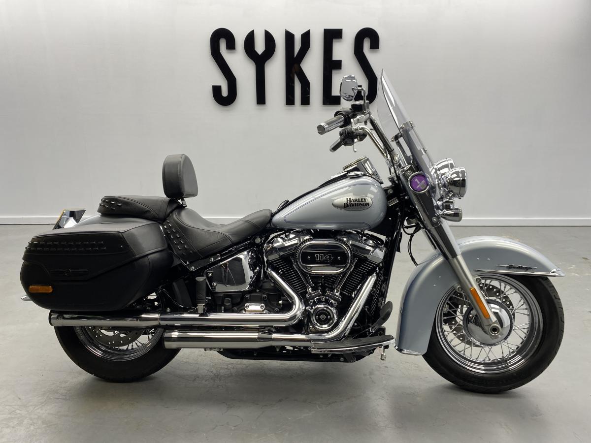 2024 Harley-Davidson FLHCS Softail Heritage Classic in Atlas Silver