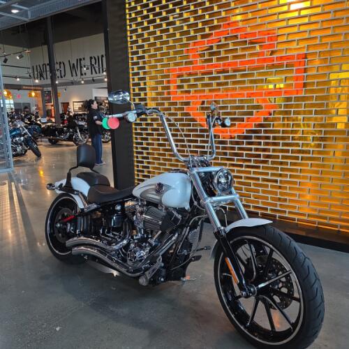 Harley-Davidson® Breakout® 2016 thumb 3