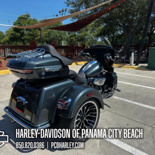2026 Harley-Davidson® Street Glide 3 Limited thumb 3