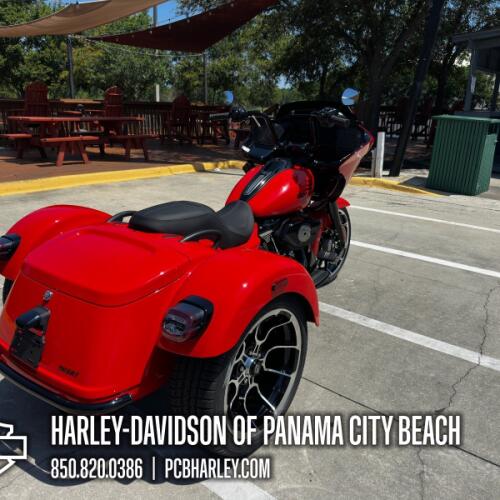 2026 Harley-Davidson® Road Glide 3 thumb 3