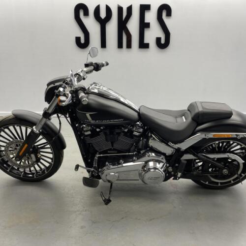 2023 Harley-Davidson FXBR Softail Breakout 117 in Black Denim thumb 1