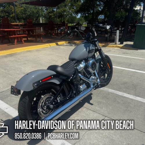 2026 Harley-Davidson® Street Bob® thumb 3