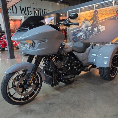 Harley-Davidson® Road Glide 3 2026 thumb 1