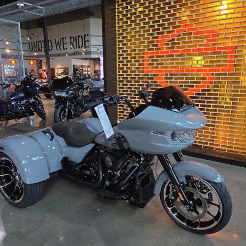 Harley-Davidson® Road Glide 3 2026 thumb 3