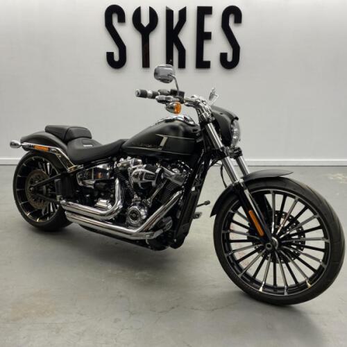 2023 Harley-Davidson FXBR Softail Breakout 117 in Black Denim thumb 3