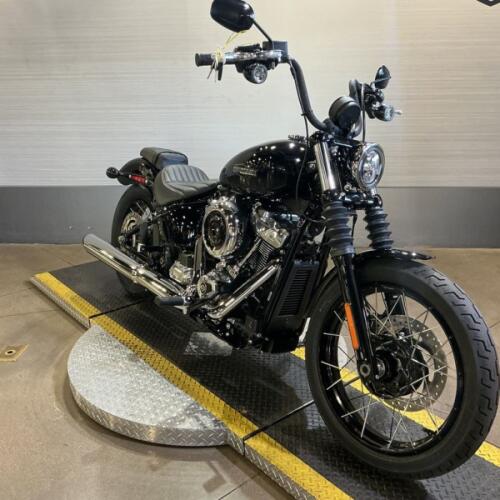 FXBB 2026 Street Bob® thumb 2