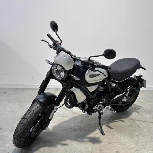 2021 Ducati Scrambler 1100 in Dark Stealth Black thumb 0