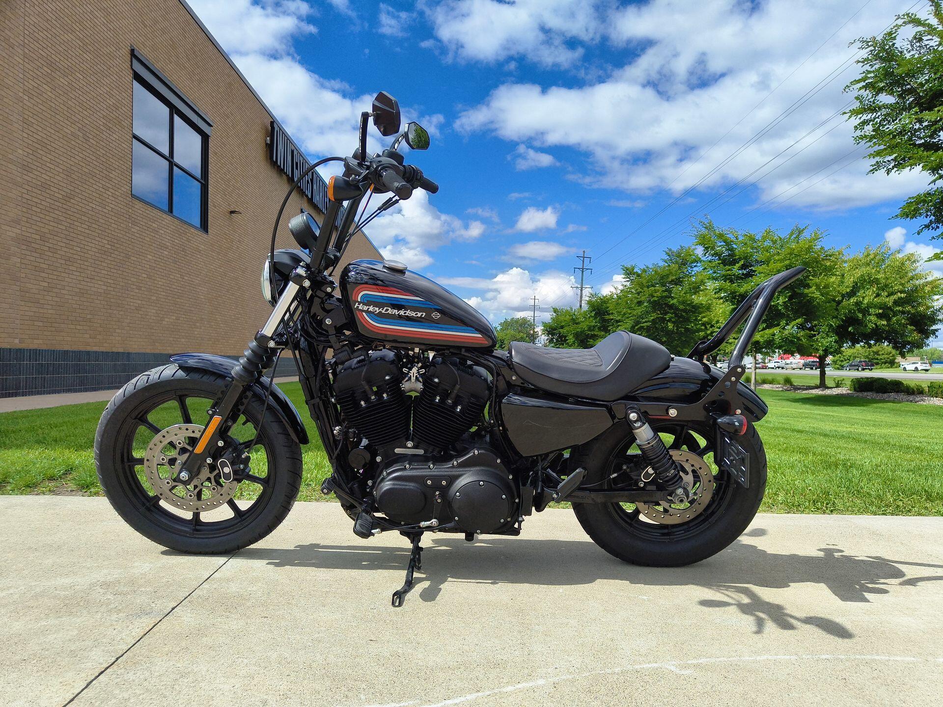 2020 Harley-Davidson® Iron 1200™ Vivid Black