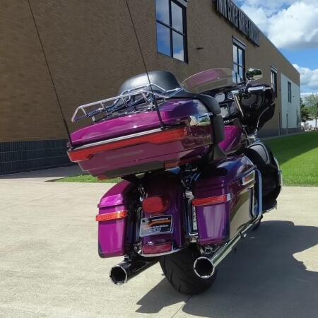 2016 Harley-Davidson® Ultra Limited Low Custom Colour Purple Fire/Blackberry Smoke thumb 3