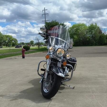 2016 Harley-Davidson® Road King® Vivid Black thumb 2