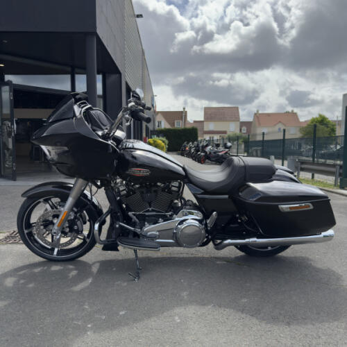 FLTRX 2025 Road Glide™ thumb 1