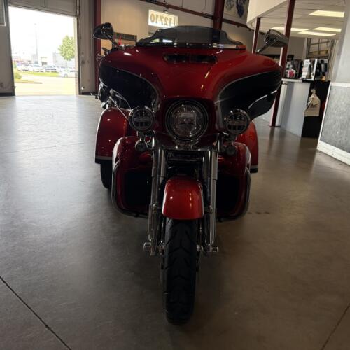 Harley-Davidson® CVO™ Tri Glide® 2021 thumb 3