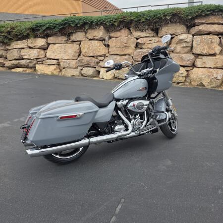 Harley-Davidson® Road Glide® 2026 thumb 2
