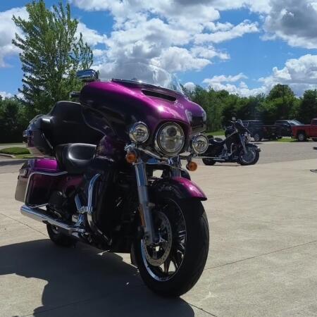 2016 Harley-Davidson® Ultra Limited Low Custom Colour Purple Fire/Blackberry Smoke thumb 0